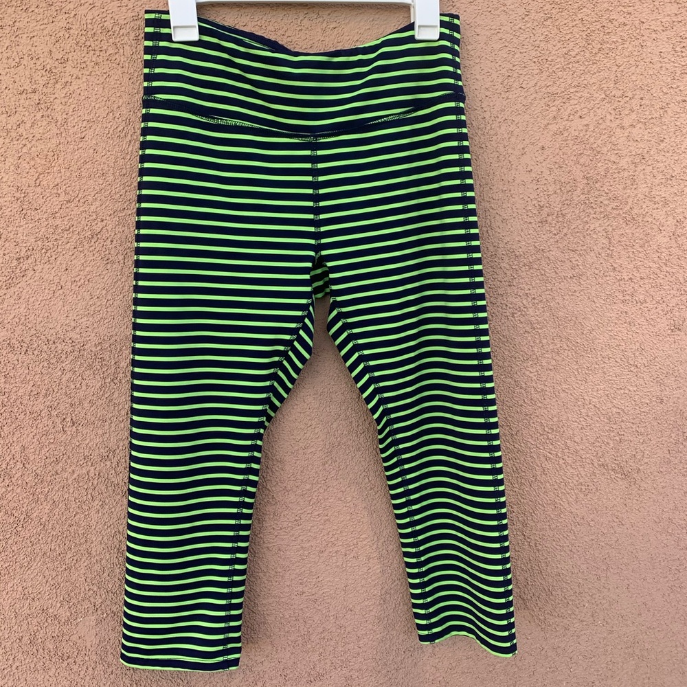 Athletic Collection Cropped Leggings Sz L